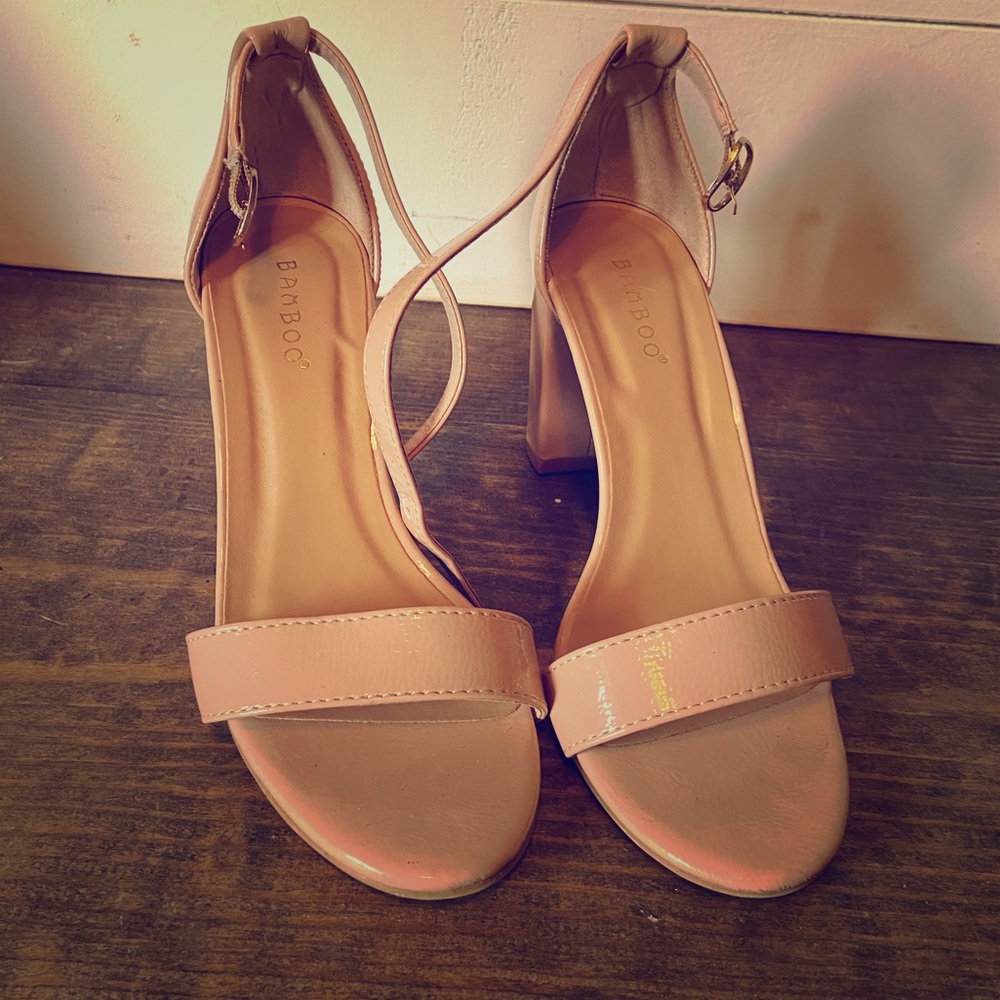 Beige patent leather Open toe heel , size 6 1/2